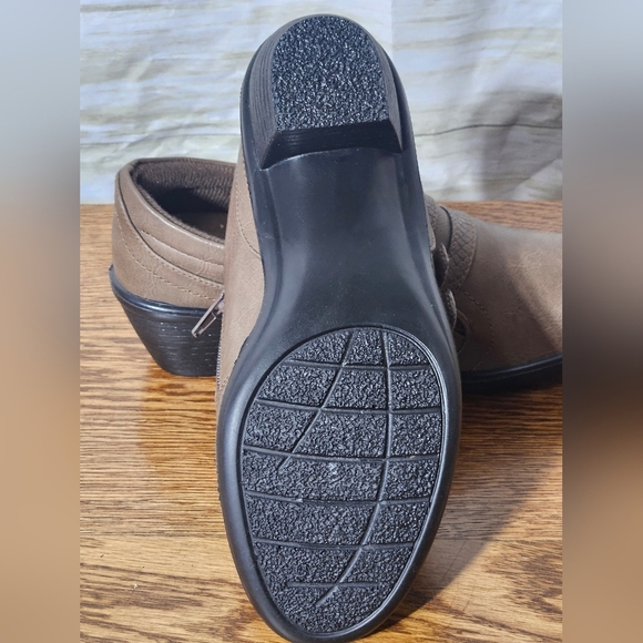 Easy Street Brown Women's Loafers with Strap Detail - Picture 8 of 9